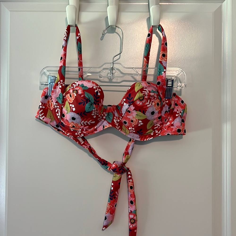 Underwire swim top and high waisted bottoms. NWOT - Picture 2 of 9